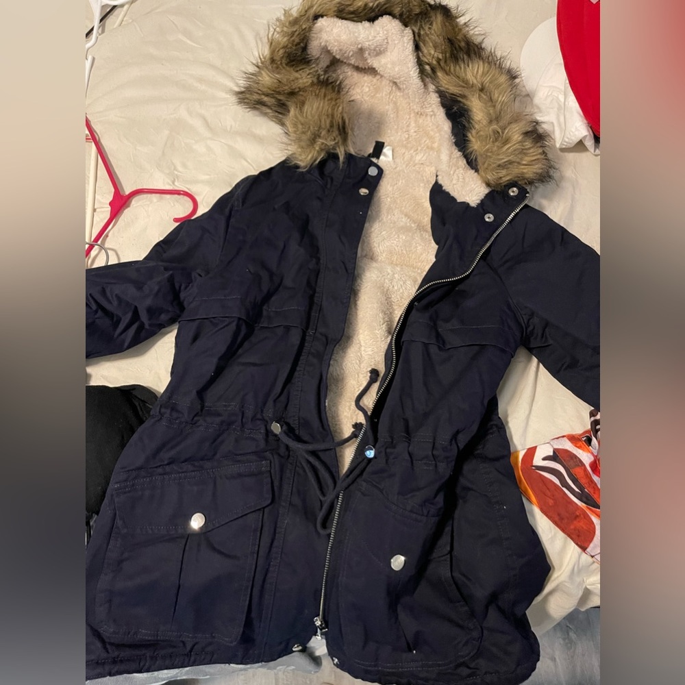 Warm jacket. Only wore once on a trip.